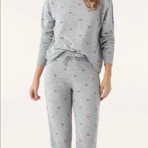 Splendid chic loungewear set!  Embroidered lips